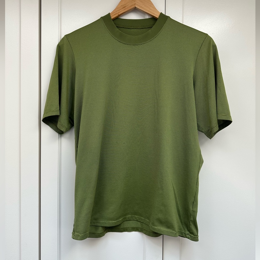 Patagonia Men’s Capilene Tee / Size Medium / olive green